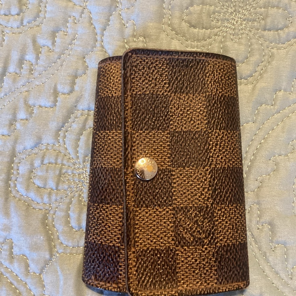Louis Vuitton 6 Key holder